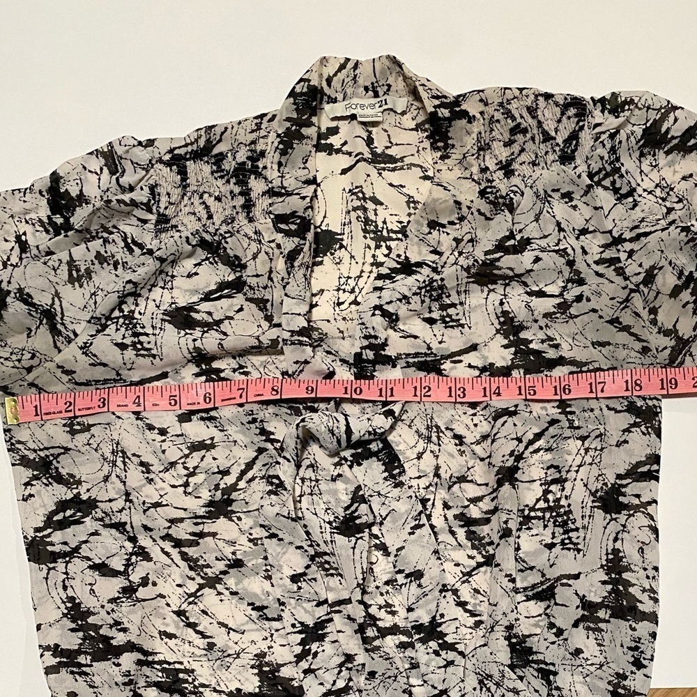 FOREVER 21 Blouse Size S - Picture 7 of 9